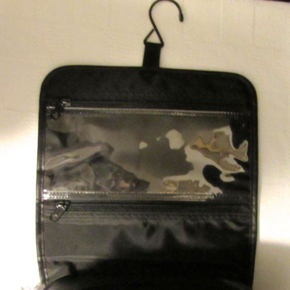 DOCKERS Men's Toiletry Bag - Picture 4 of 6